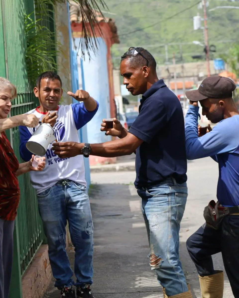 Noticias||  Juntos a <a href="/aguasdeyaracuy/">Aguas de Yaracuy</a> estamos trabajando en la reconstrucción de 48 metros lineales de colector de 8 pulgadas de aguas servidas en el centro de Yaritagua!!!Tal como lo anunció el alcalde @JuanParadaYari

#Infoyaritagua #Agua #Venezuela