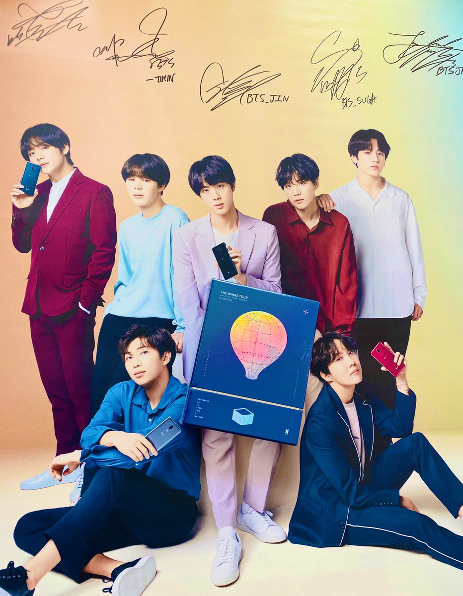 [#GIVEAWAY] Wir verlosen diese super rare <a href="/BTS_twt/">방탄소년단</a> #Wings Tour DVD von 2017!💜
Teilnahme: bis Montag 12 Uhr!

So geht’s:
1. Liken💜&amp; Retweeten✨
2. falls noch nicht: <a href="/neo_tokyo_shop/">Neo Tokyo</a> folgen👍🏻
3. Kommentiert mit #NeoBTS und verratet uns, seit wann ihr zur A.R.M.Y. gehört?! 🥰💜