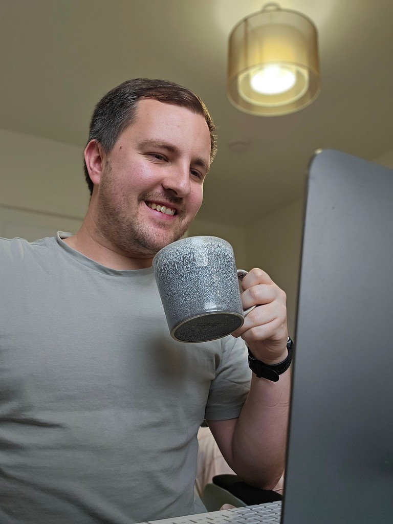 My favourite thing about being a healthcare practice coach?

The money.

(I'm joking) 

It's great, but the buzz of seeing someone succeed is special.

Business owners offer incredible services but struggle to keep the lights on. 

Helping them grow

↳ Is an awesome feeling.