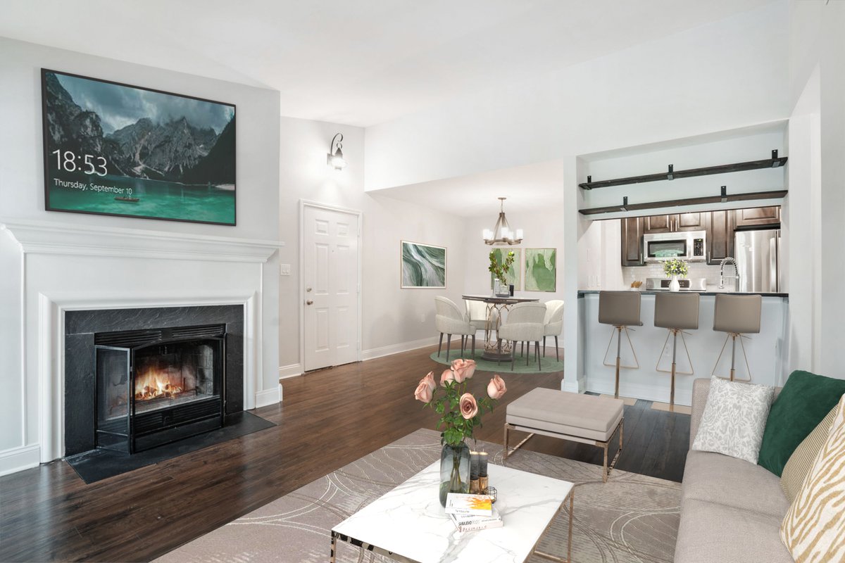 LoCoMusings's tweet photo. Just listed in Ashburn Farm. Want to come take a look? Full details here: https://t.co/dACETYpCuD https://t.co/HczjET5OaX