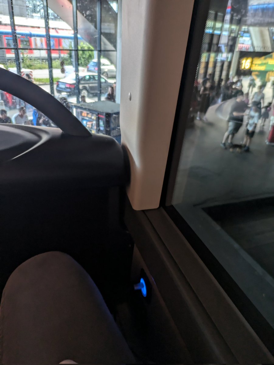 12h Busfahrt nur um zu sehen wie <a href="/Dimeax_/">Dimeax</a> Runs wirft 🫡
#peeposprint