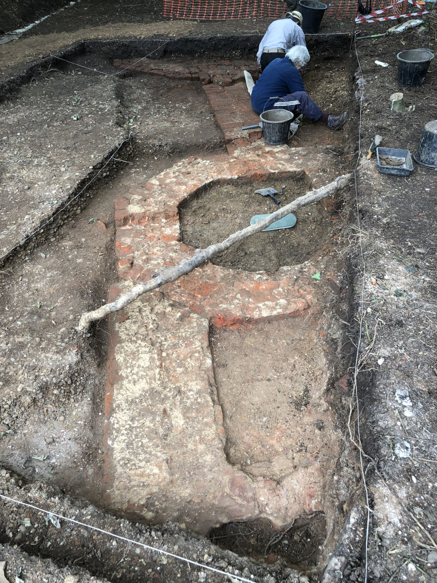 Summer Dig Day 6
enfarchsoc.org/news/2024-07-1…
Tidying things up for tomorrow's open day
#ElsyngPalace #Tudor #Archaeology