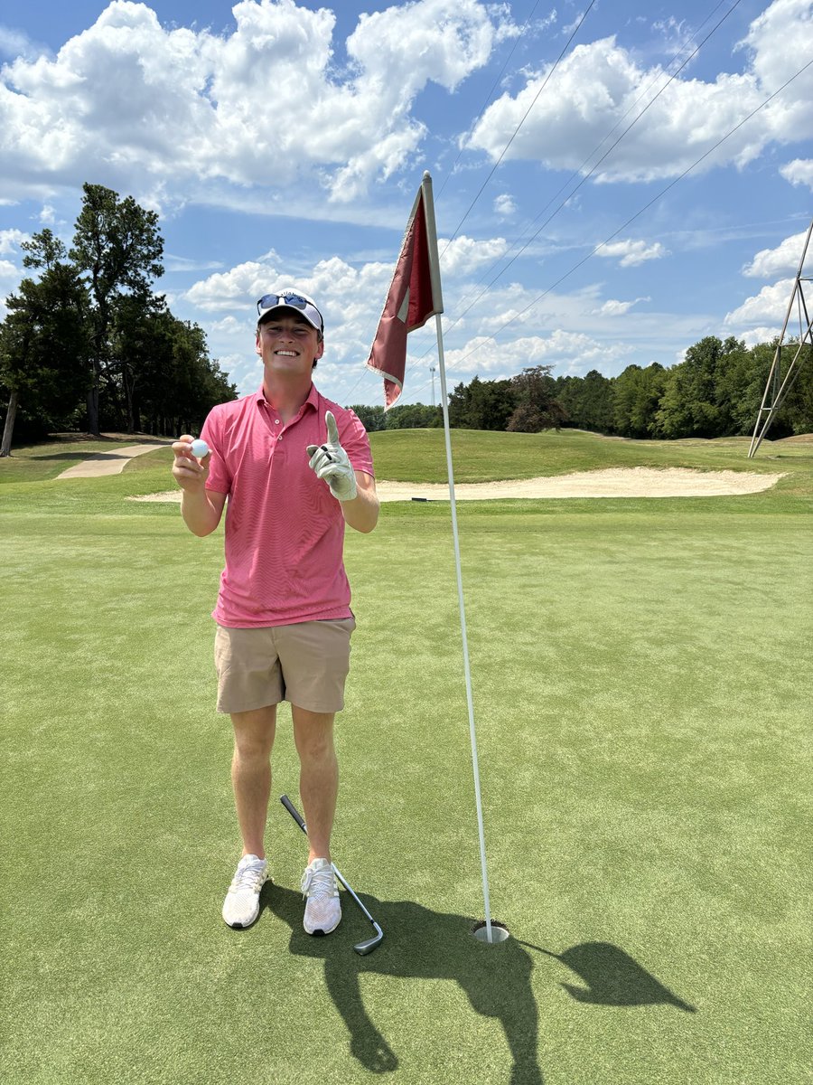 HailStateGC's tweet photo. Camp Overstreet with the perfect shot from 180 yards. 6 iron to the bottom of the cup on hole 15. Congrats and thanks for playing today! https://t.co/KDpAyixd0W