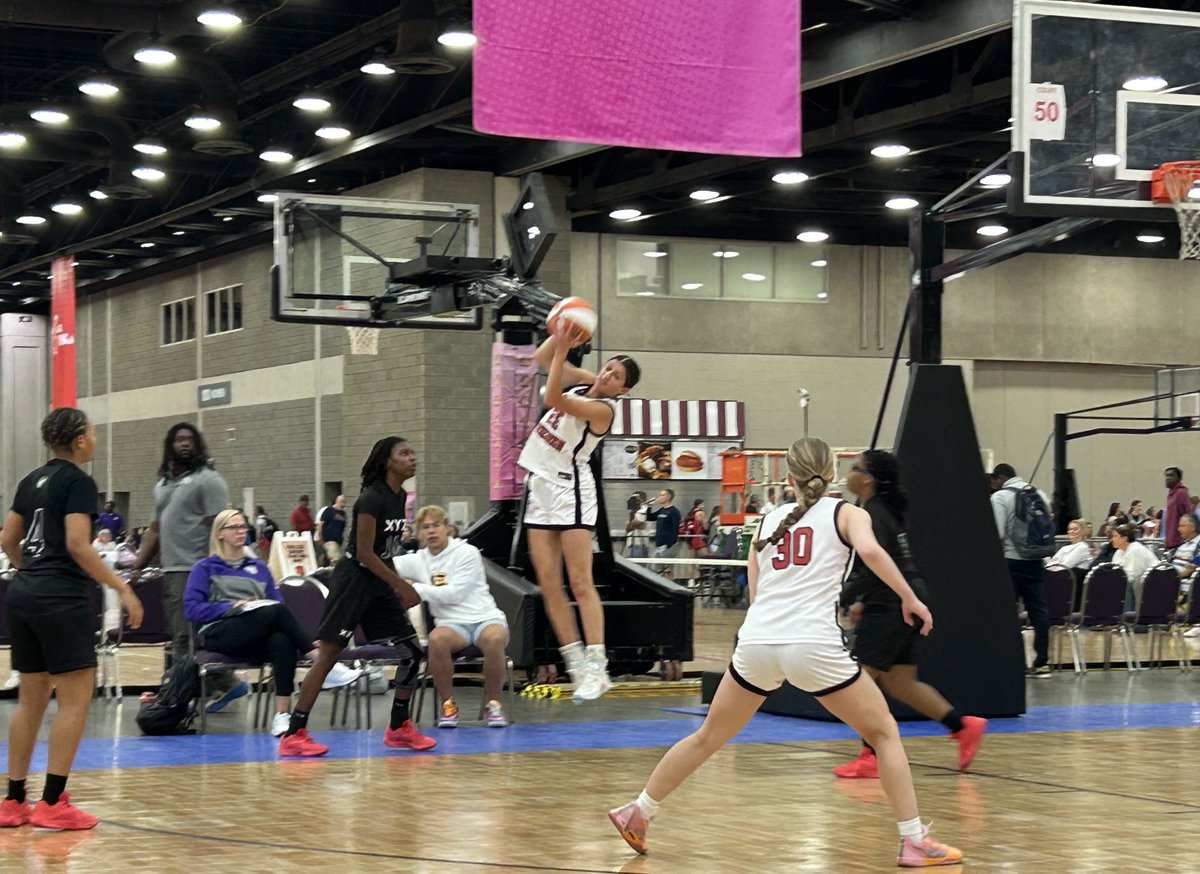 depaolo_to46859's tweet photo. Run for Roses Day 2: Team Wisconsin 17u Black dug deep for the W this morning, winning its pool. Ready to run on Court 1 at 5PM. If you want to see what great defense looks like, come watch @KaiaDePaolo (#25). #WGBB #defense #2026 https://t.co/rZlbFT9nJr