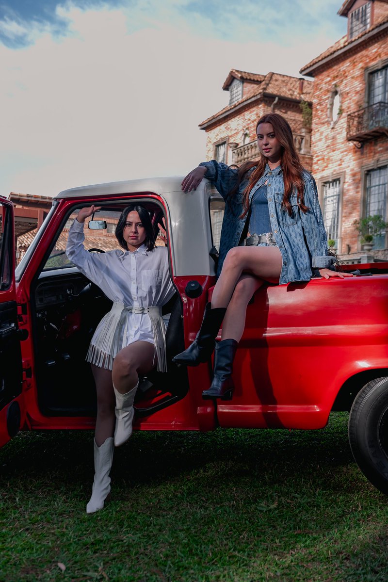 gabieraphaela's tweet photo. #QuandoPerdeUmAmor, nossa nova música, chega dia 19/07! Estamos super ansiosas! Faça o PRE-SAVE! ❤️🎶
📅 19/07 - 00h nas Plataformas
🎥 19/07 - 12h no YouTube
👉🏻 https://t.co/pw7ofkXxj5
#GabiERapha #infinitmusic #talismamusic https://t.co/Ox1hXgXYkQ