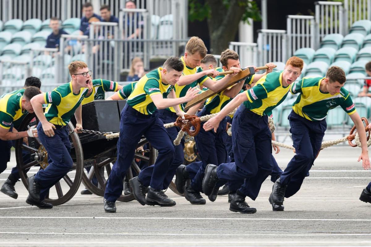 HMS_Collingwood's tweet photo. The #JLFGC is open to young people aged 16-24 with little or no Field Gun experience and they have only one week to train. This is a massive achievement for them all.

A huge #BZ to all the crews but especially our fantastic sailors from #VictorySquadron

#18as1
#GunningForGlory https://t.co/80szAV4IQq
