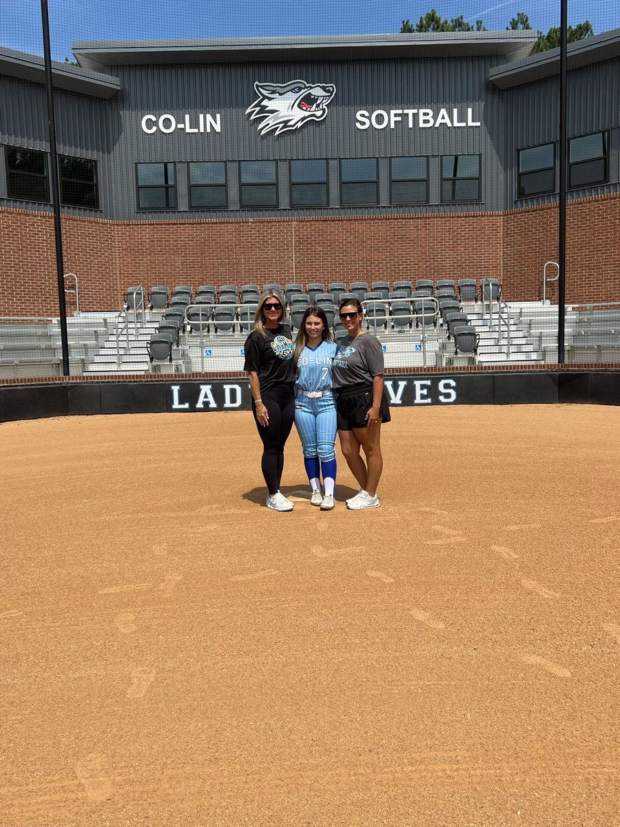 abby_dagro's tweet photo. Thank You so much @CoLinSoftball for an amazing first visit!! @CoachMeleah and @coachbeall07 made my first visit very special and one to remember! I had an amazing time and am so thankful to have this opportunity! https://t.co/j4McMT4aNF
