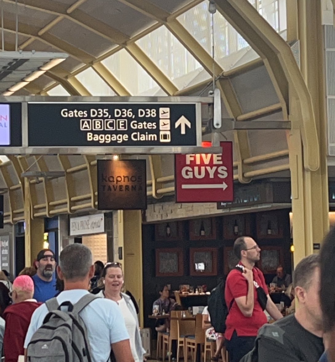 Myyne ☘︎ tweet media