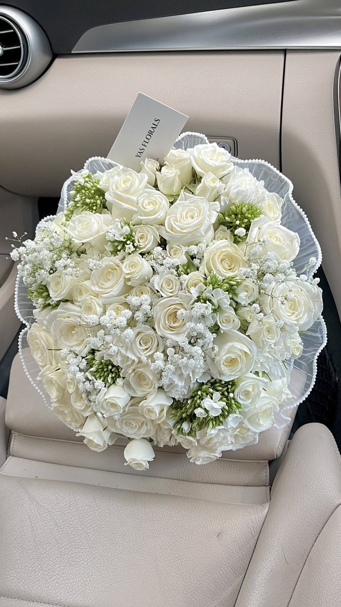 yasflorals's tweet photo. white roses https://t.co/x8aoZJAoLY