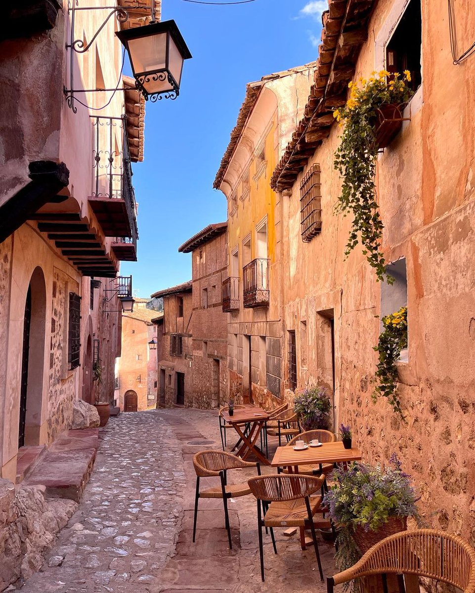 innovationelonn's tweet photo. Albarracín https://t.co/3kZm8yXGz3