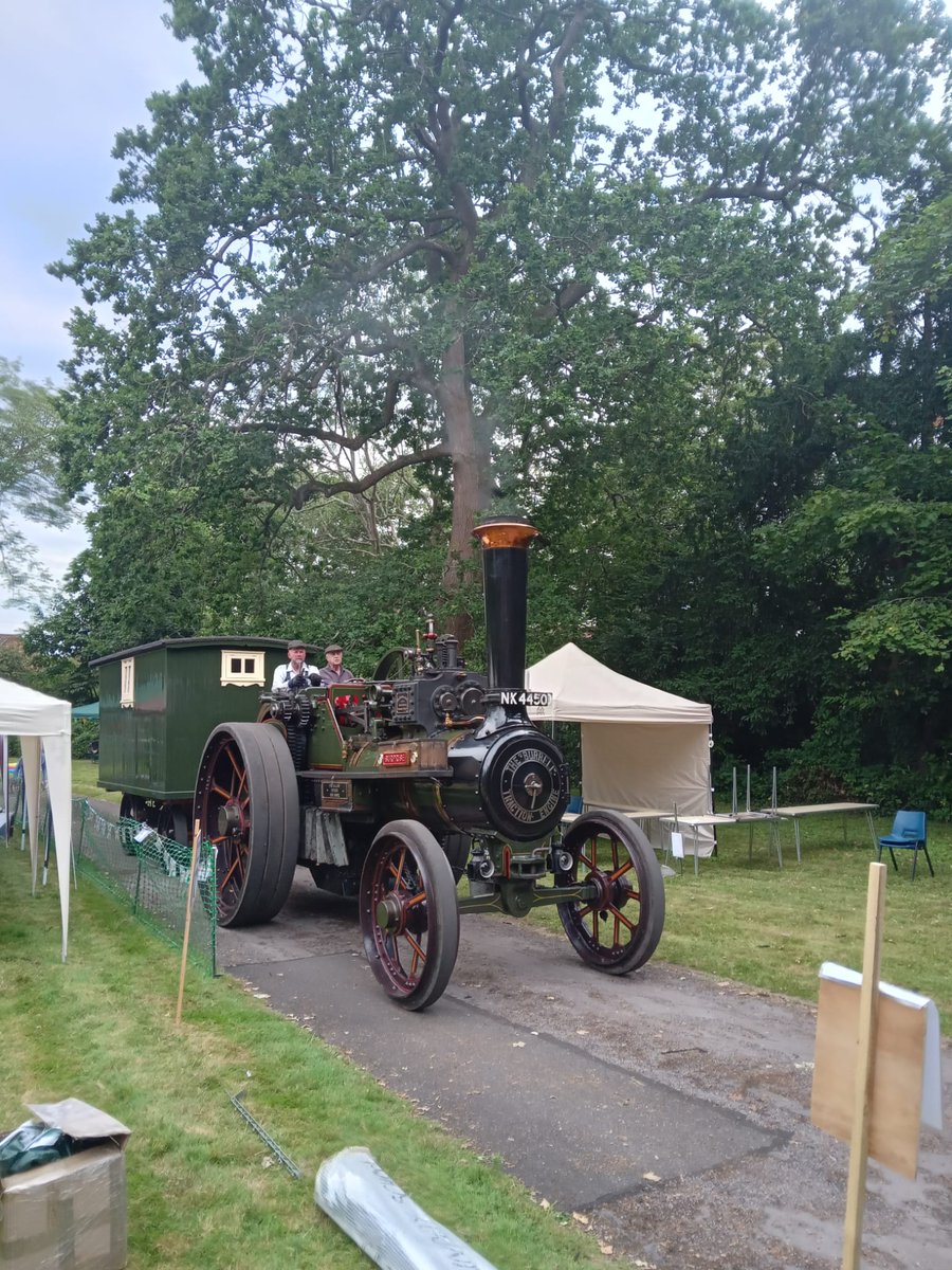 St Nicolas, Cranleigh tweet media