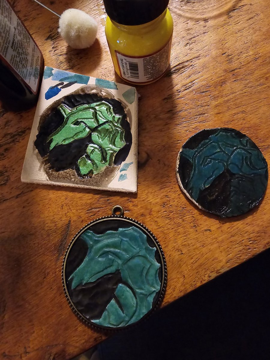 1st attempt, 3rd attempt, and the final version that will be auctioned off for charity at <a href="/FestOfLegends/">Fest Of Legends</a> 

Only 7 Days left!!! 😱😱😱

#SeaOfThieves
#Cosplay #bemorepirate