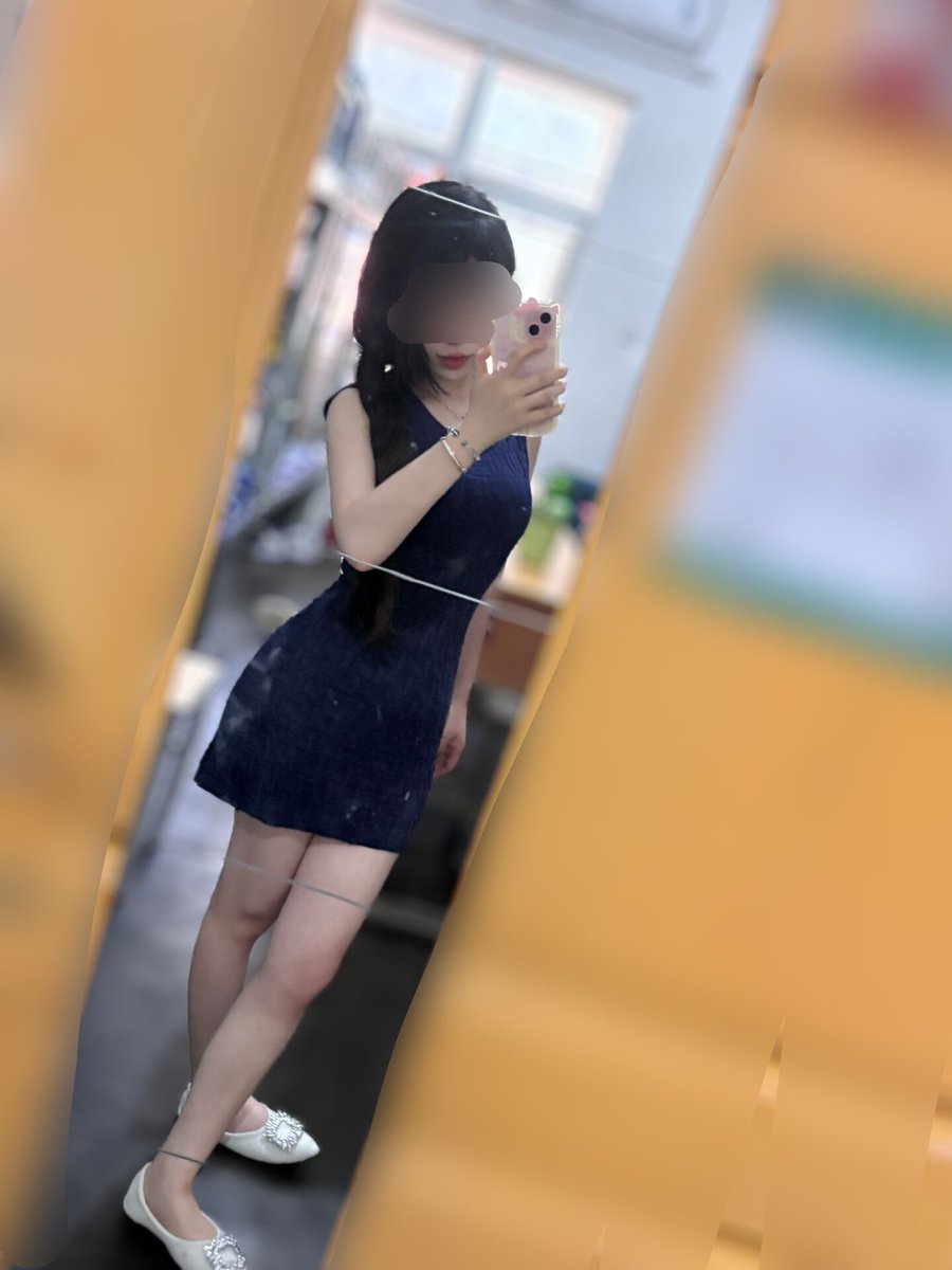 burdenjio's tweet photo. 傻逼自己爬过来上供 废物 #ATM奴 #榨金 #压榨 #吐钱 #女s #女性崇拜 #atm奴 #绿奴 #吸金  #账单奴 #贡奴 #贡畜 #傻逼提款机 #ATM打钱奴 https://t.co/2AY0Fr4XPX