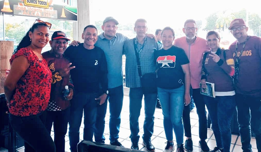 🔴⚫ UNIDAD REVOLUCIONARIA

TUPAMARO dice presente en reunión del GPPSB en el Mpio. Sucre Edo. Miranda para planificar los diferentes eventos de cara a las elecciones del #28Jul rumbo a la victoria de nuestro candidato de la Revolución <a href="/NicolasMaduro/">Nicolás Maduro</a>.

#TupamaroConNico
