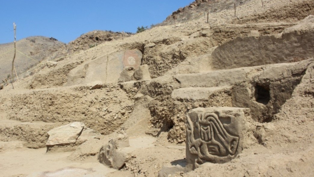 LaMelzi's tweet photo. @McEvoyPeru Perú y su extraordinario, rico e inagotable legado  cultural. Nunca dejan de asombrarnos estos hallazgos. Pero ¿porqué la nota usa  de portada una foto de lo que evidentemente es  parte del Qapaqñan en el bosque de niebla y no del maravilloso descubrimiento  en Lambayeque 😳 🤔 https://t.co/M0cir9sEEh