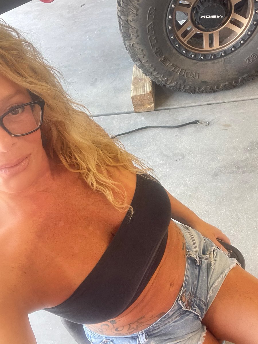 Content from nikkilynnerotic