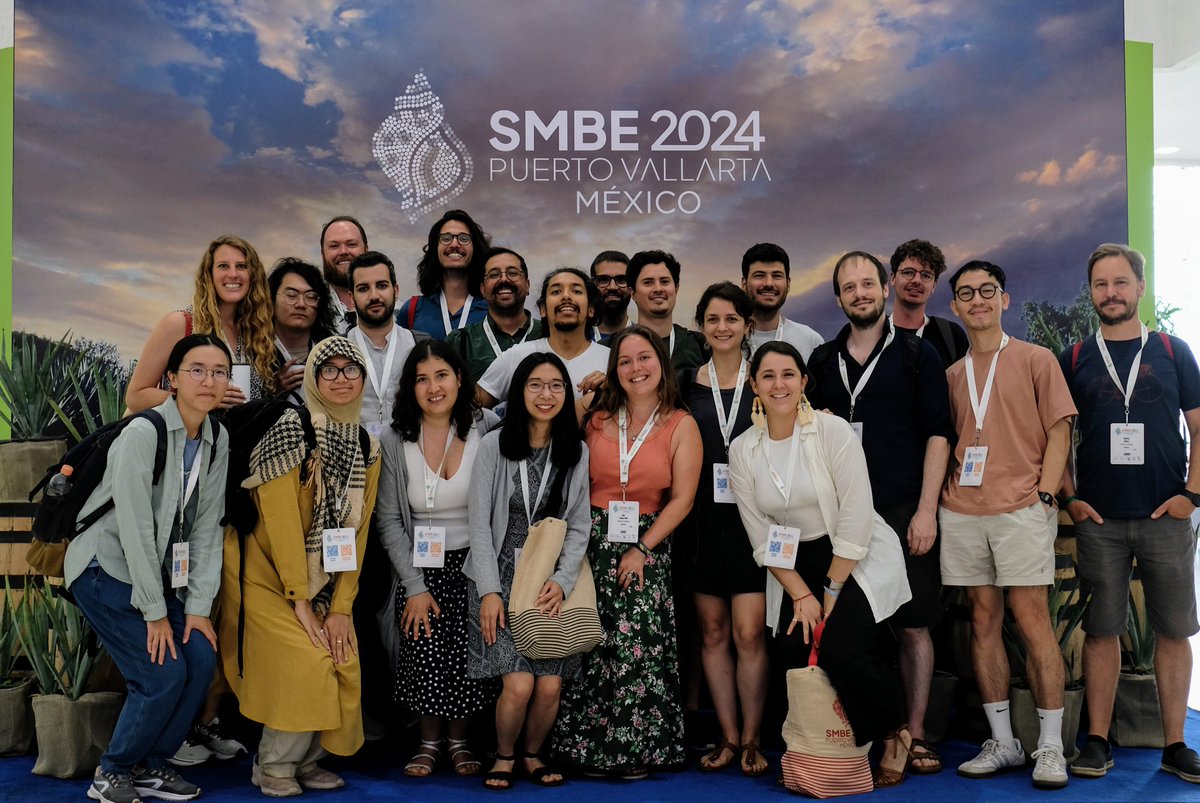 It was great to see such a large Copenhagen group at #SMBE2024 organizing several symposia and presenting many talks and posters. 
We look forward to hosting you in Copenhagen for #SMBE2026!  
(tag people I missed from the photo 😬)
