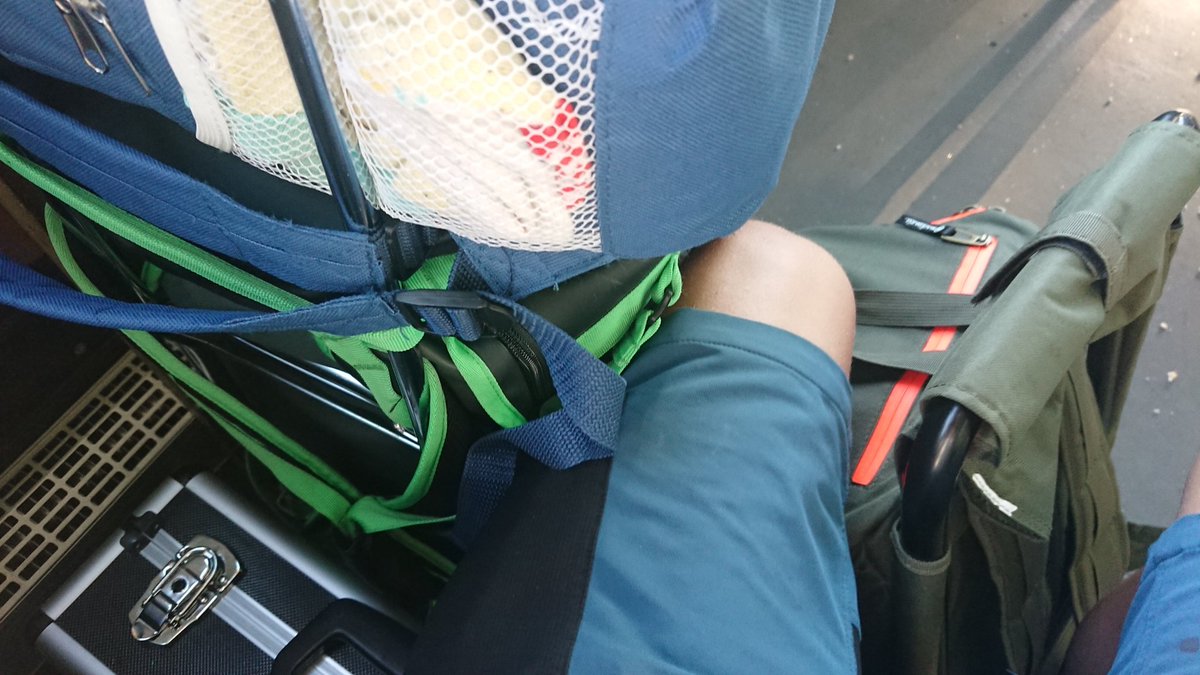 After 4 weeks in Linköping for my summer job I'm finally coming home again. I've missed my roomie <a href="/DannyStrangePer/">Kain 🔞</a> <3