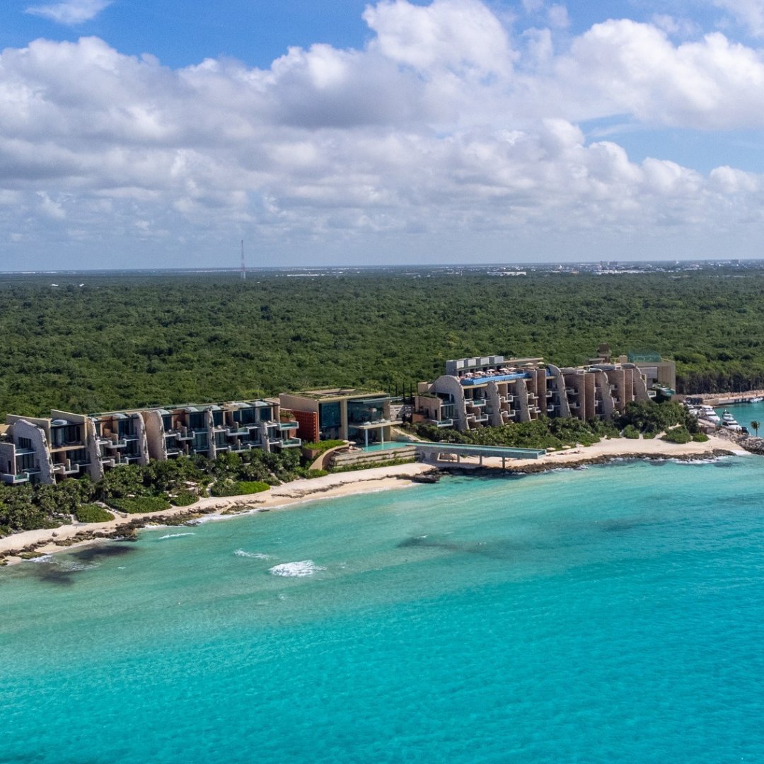 visitacaribemex's tweet photo. Recientemente, @TravelLeisure publicó su lista "World's Best Awards 2024" y sus lectores votaron a La Casa de la Playa como el mejor hotel de #México y el segundo mejor hotel del mundo. ✨ 🌎 

¡Ven a descubrir la nueva era del Caribe Mexicano! 

#TheSignatureParadise https://t.co/ztthyOO8oD