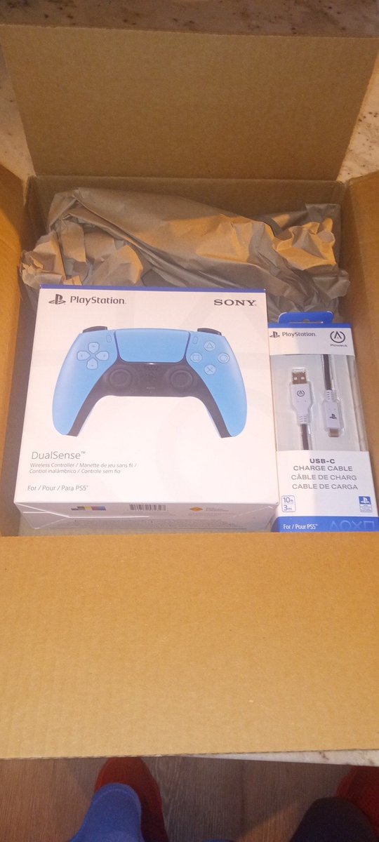 WhiteShadowX19's tweet photo. Used The Money i won in the giveaway this month and bought a new controller
Let's get it let's go. #PS5 #Playstation5 #DualSense5 https://t.co/nIfMVIUtGv