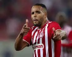 Αποχωρεί από την ομάδα αλλά όχι από τις καρδιές μας.Χαμογελαστός κιλερ ,δεινός σκόρερ, αλάνι και γνήσιος και αυθεντικός, ταίριαξε με την ιδιοσυγκρασία μας και αποτέλεσε στα πολύ καλά του την προέκταση του κόσμου μέσα στο γήπεδο.Μακαρι να κράταγε για πάντα Γιουσέφ!
#olympiacosfc