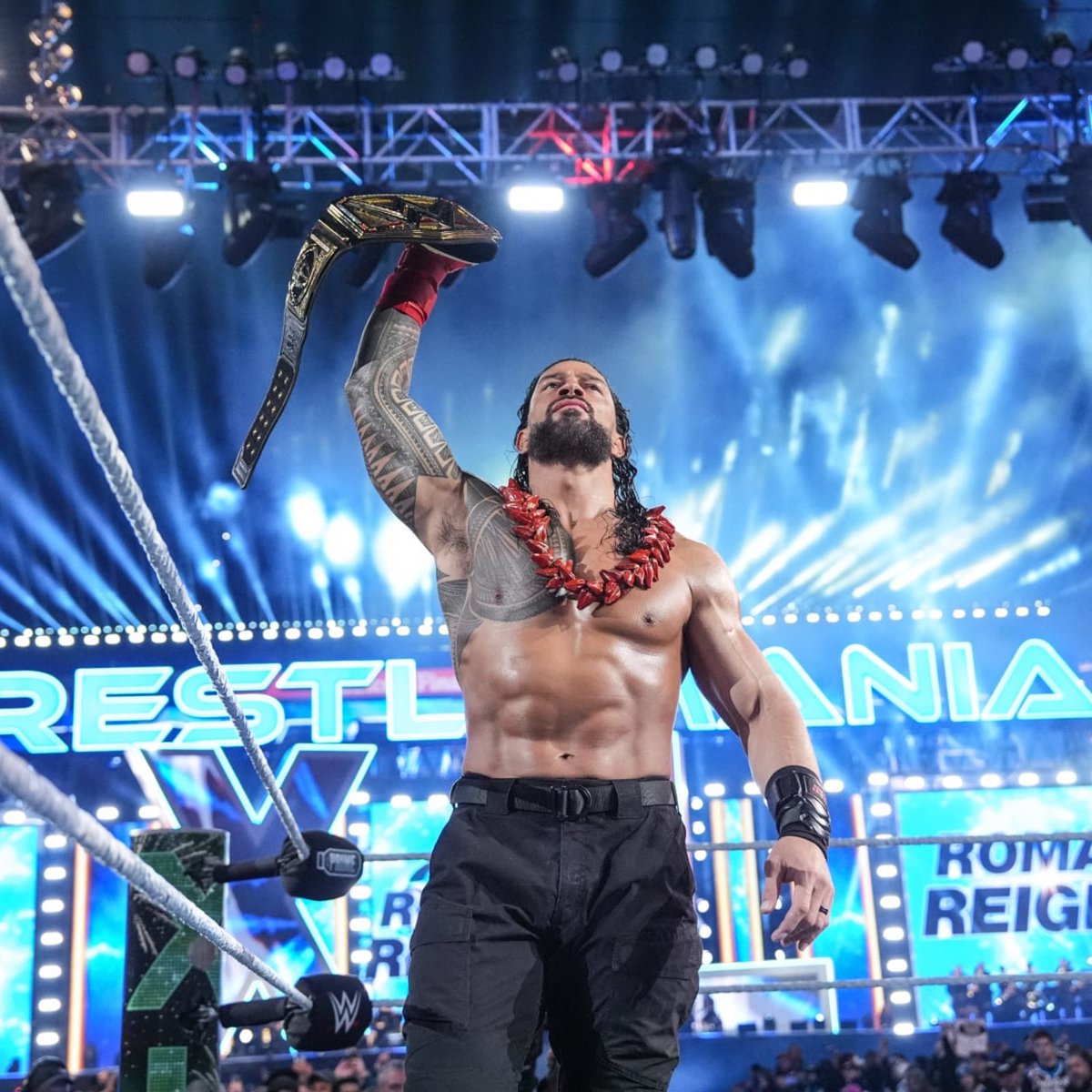 EliteClubS0B's tweet photo. IT'S OFFICIAL: Roman Reigns is expected to return to WWE around SummerSlam.

THE TRIBAL CHIEF IS BACK. 🔥☝️ https://t.co/RqRxpxApKN