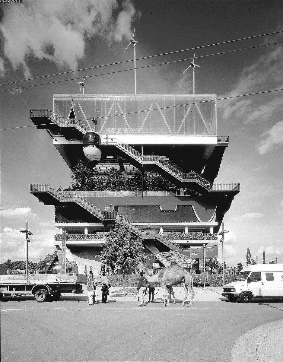 TRES60Blog's tweet photo. Pabellón Holandés para la Expo 2000 de Hannover (Alemania), obra del estudio MVRDV.
#DutchPavilion #Expo2000 #MVRDV https://t.co/Ri4oC7zxC0