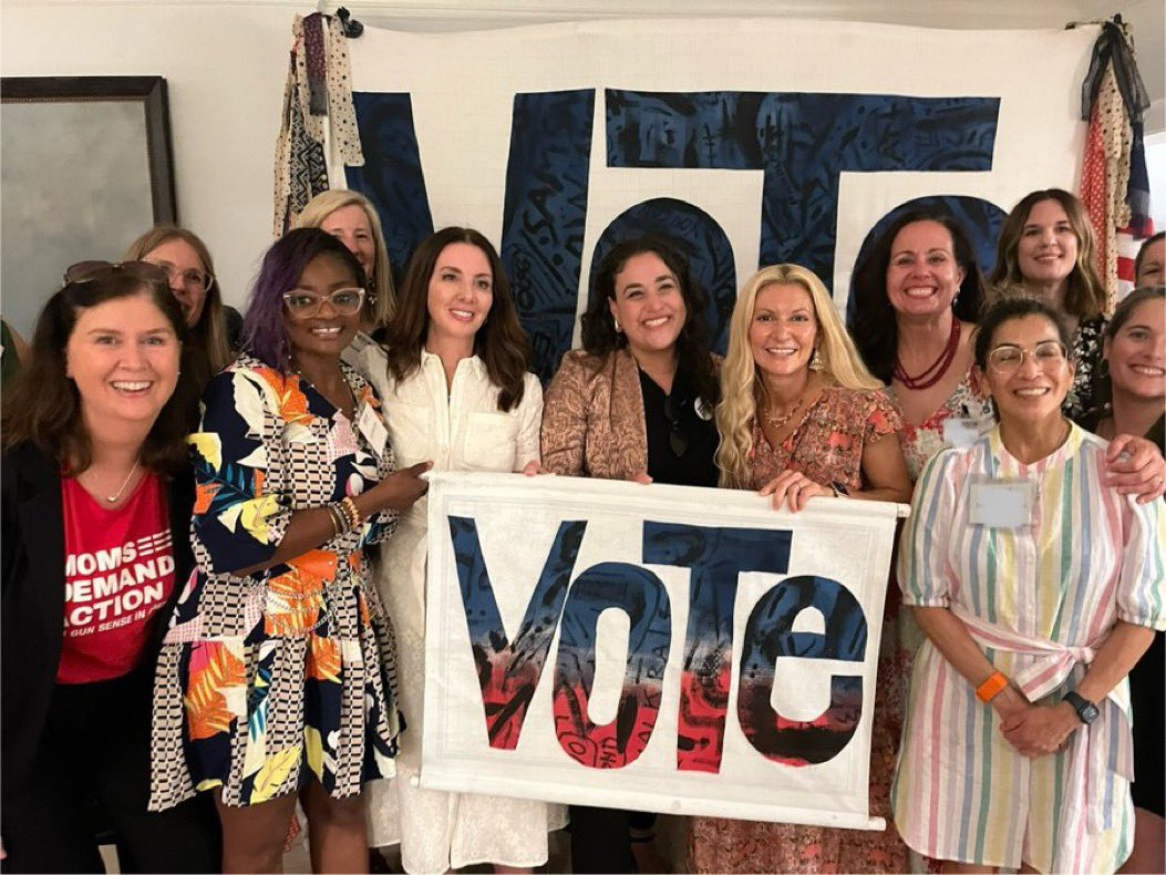 shannonrwatts's tweet photo. You can keep fighting on Twitter or you can do the work and win. Honored to be in Chicago to cohost a fundraiser for the Biden-Harris ticket. 

With conversation, kindness and compassion, Democrats can coalesce. Blocking and muting people on here to troll and tear others down. https://t.co/zAHtk1eubg