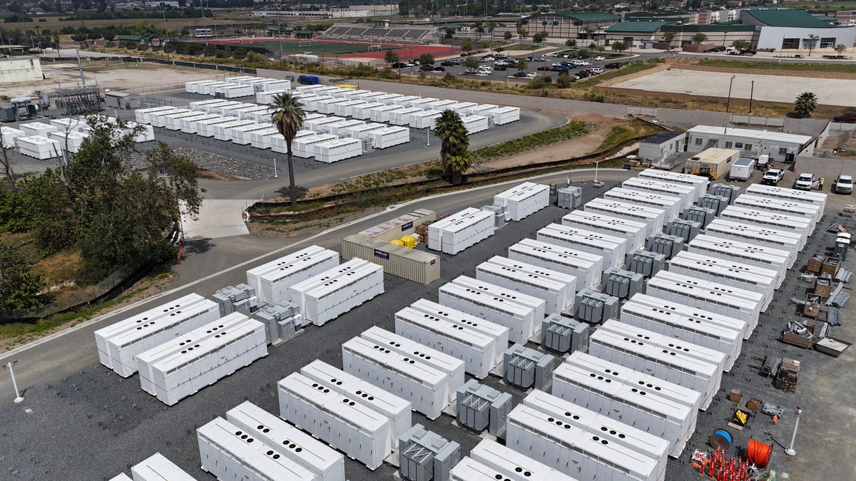 One of the largest battery sites in the US, featuring 200 MW / 800