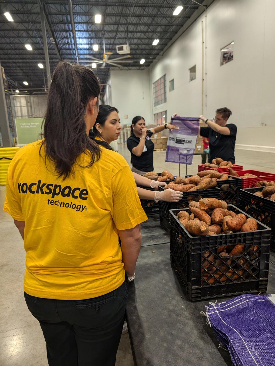 Rackspace's tweet photo. 👏 In just four hours, these #Rackers sorted and packed 14,820 lbs of produce into 461 bags, creating 11,856 meals for local families at the @safoodbank. At Rackspace, our #VolunteerTimeOff (#VTO) program allows Rackers to make a real difference in our communities! #RackerLife https://t.co/OWSBQUBoRS