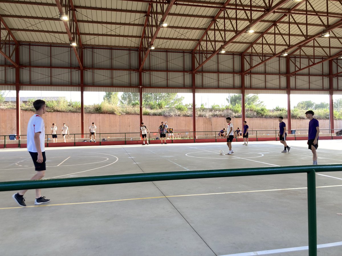 Iniciant el torneig organitzat pel #Vinallop Colors Futsal