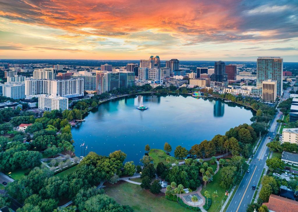 lancingtravel's tweet photo. Summer school holidays 2024 - two free nights - Ramada Plaza Resort &amp; Suites International Drive

Orlando summer school holidays 20.....

 - View Further Details :: https://t.co/s3bxq6ql3l https://t.co/2KD9KhRwLW