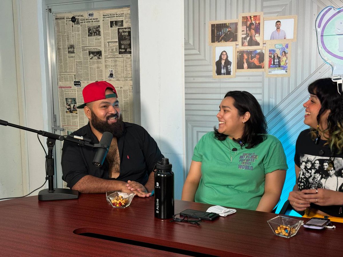 Politikmnte's tweet photo. Su #podcast 🎙️ diverso 🏳️‍⚧️ #SinFallas🏳️‍🌈 registra un capítulo más, esta vez el invitado fueros las historias de nuestra #PrimeraChamba como personas visibles #lgbtq

No se pierdan el próximo capítulo con @millennialzeta, Korina, Alex y Orlando para que escuchen algunas de las anécdotas, algunas divertidas otras no tanto pero que reflejan los retos laborales y profesionales a los que se enfrentan las personas que son discriminadas por su identidad, preferencia o condición.

#Politikmnte #amazingpeople