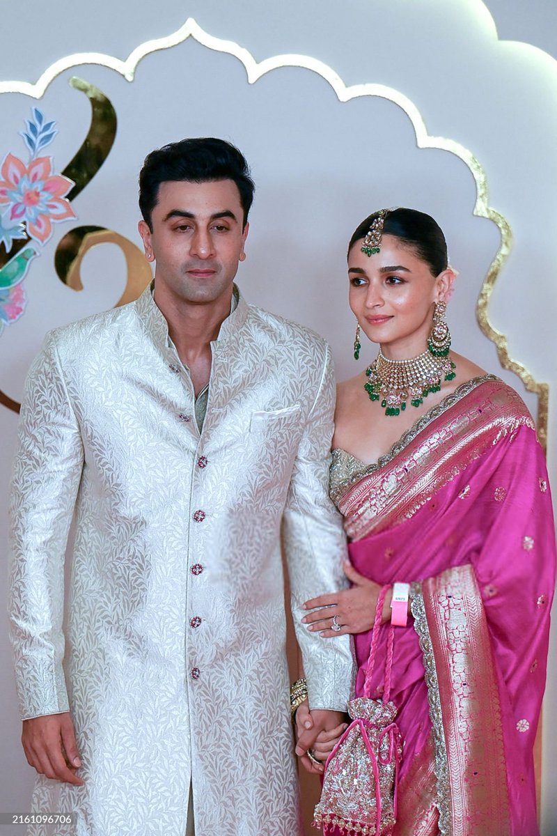 Asadansari_07's tweet photo. This couple is so beautiful ❤️ ❤️ 😍 😍
#RanbirKapoor #AliaBhatt
#AnantAmbani #ShahRukhKhan #GauriKhan #AnantWedsRadhika
#redhulk #SamvidhaanHatyaDiwas
#ENGvsWI #Emergency #JamesAnderson #AnantRadhikaWedding #PharmaCeuticalScam
#RadhikaMerchant #JohnCena #AnantAmbani https://t.co/0fztlgmM7W