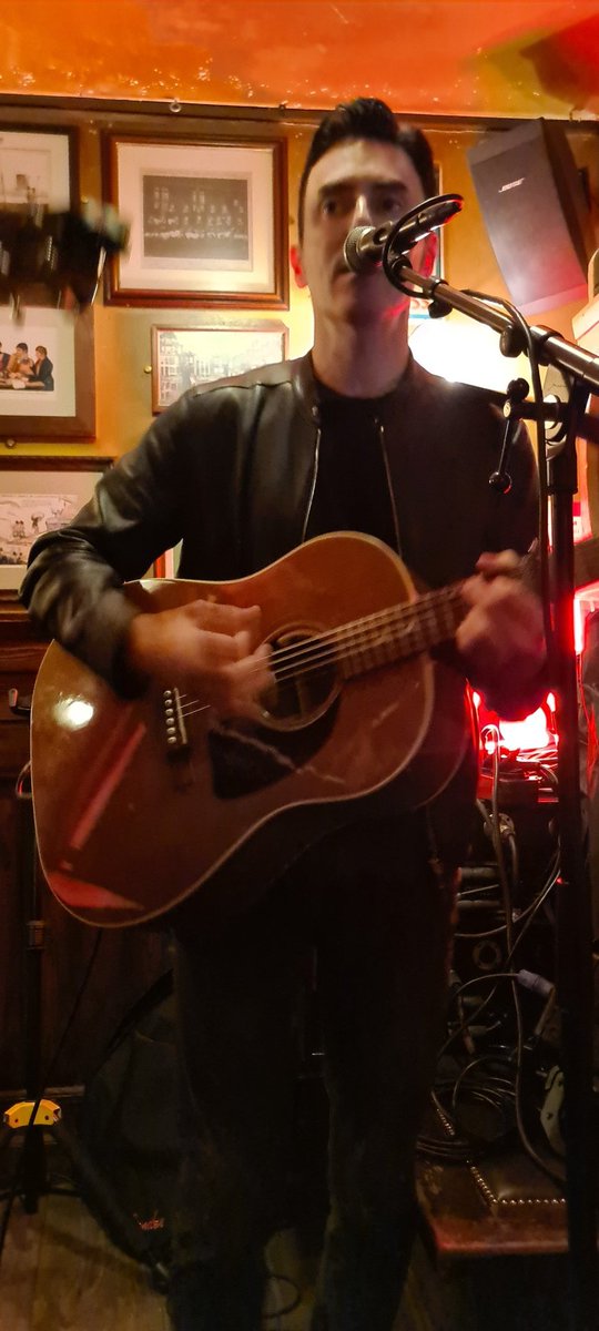 Yuenkie's tweet photo. Always a pleasure seeing and meeting glen and danny @thescript at a surprise gig at an irish pub in Amsterdam https://t.co/YvISG1p5p7