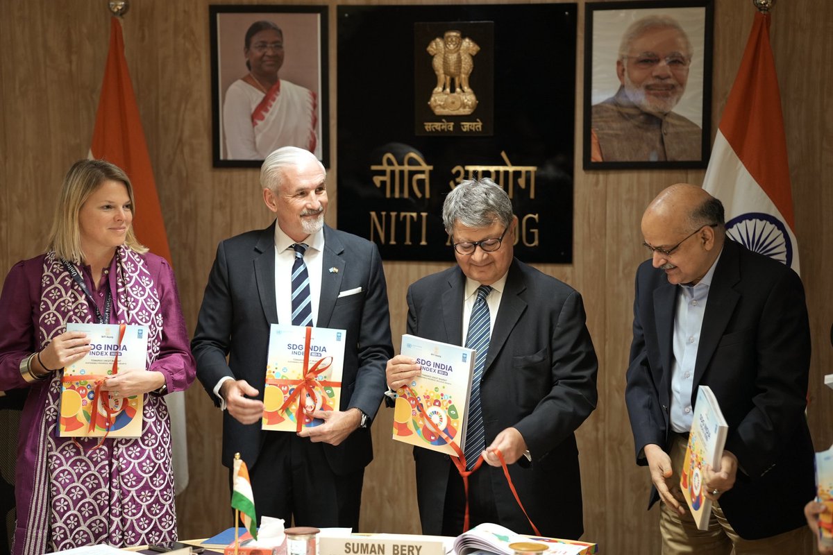 istschan's tweet photo. Honoured to join the launch of #SDGIndiaIndex 2023-24 with Vice Chairman @suman_bery &amp; CEO BVR Subrahmanyam from @NITIAayog &amp; @shombisharp @UNinIndia -This pioneering work by @NITIAayog supported by @UNDP_India highlights 🇮🇳 progress across 16 SDGs. Read: https://t.co/8UIzVVL7a2 https://t.co/AXjoCSUPwm