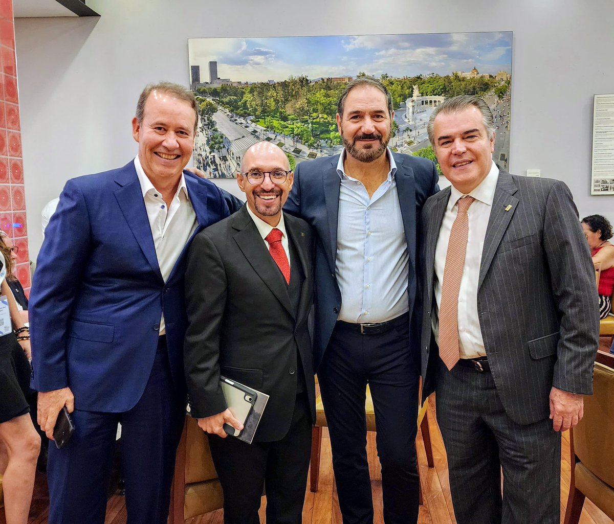 Me dio mucho gusto reunirme y saludar a buenos amigos siempre. <a href="/fcervantes5/">Francisco Cervantes Díaz</a> <a href="/octaviodlatorre/">Octavio de la Torre</a> <a href="/AMalagonB/">Alejandro Malagon B</a> <a href="/MARIOSNCHEZRUI9/">MARIO SÁNCHEZ RUIZ</a> 

<a href="/cceoficialmx/">Consejo Coordinador Empresarial CCE</a> <a href="/Concanaco/">CONCANACO SERVYTUR</a> <a href="/CONCAMIN/">CONCAMIN</a>