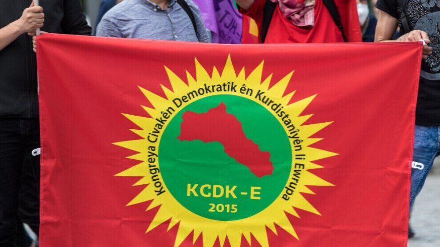 _Civak_saz1's tweet photo. Soykırımcı #Türk devletinin Başûrê #Kurdistan, #Şengal ve #gerilla alanlarına yönelik #işgal saldırılarına karşı halkımızı seferber olmaya, her yerde #protesto eylemleri gerçekleştirmeye çağırıyoruz #InvadingTurkishArmy https://t.co/BDkWAGIpra