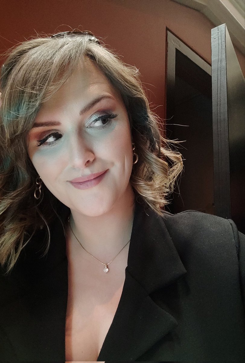 Oh hello weekend 😀 

What's everyone up to?❤️