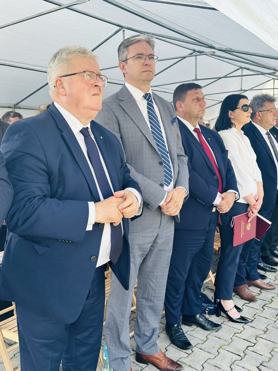 JarubasAdam's tweet photo. Michniów symbol martyrologii chłopów polskich w latach II wojny światowej. 🪔
#12Lipca #Michniów #Pamięć #81Rocznica #PacyfikacjaMichniowa https://t.co/1NYJEPRqGG