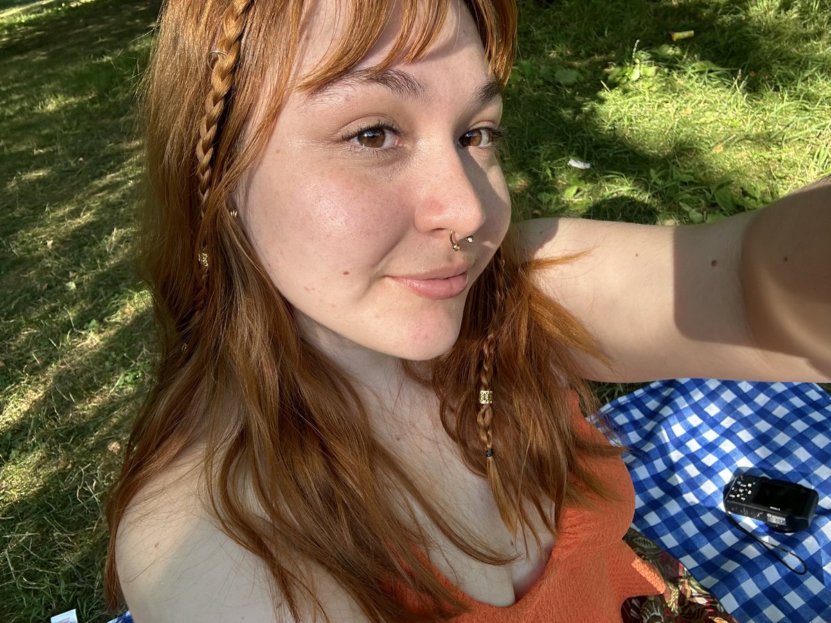 estudosdamanu's tweet image. ⌕: #studytwt #studytwtbr

        ─ manu, '06 ⋆｡°✩
        ─ vestibulanda de med
        ─ foco: UERJ e enem (UFF, UFRJ e unirio)

o processo é doloroso e exaustivo mas ninguém precisa passar por ele sozinho &amp;lt;3

↻ =  moots 👩‍🔬🍃