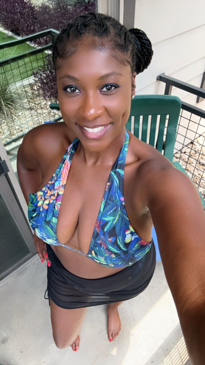 Fallon0412's tweet photo. So ready for the pool this weekend! ☀️ https://t.co/R9S3YZ2YO0