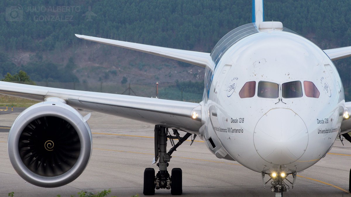 Juli0_Albert0's tweet photo. EC-MMY - Boeing 787-8 Dreamliner - Air Europa
#Vigo
#levx https://t.co/goki9QBERG