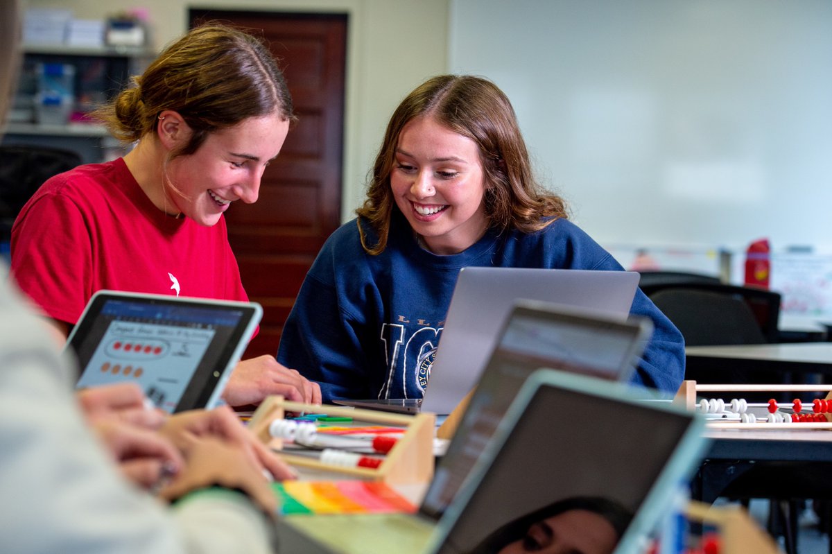 VCSUAlumni's tweet photo. 📣 Friday Fast Fact
Did you know that VCSU partners with other NDUS institutions? VCSU has 110+ students enrolled in a dual degree program with NDSU to prepare elementary education teachers.🧑‍🏫 VCSU also partners with DCB through the Dakota Nursing Program.🩺  
#FridayFastFact https://t.co/yJCH0uW4PJ