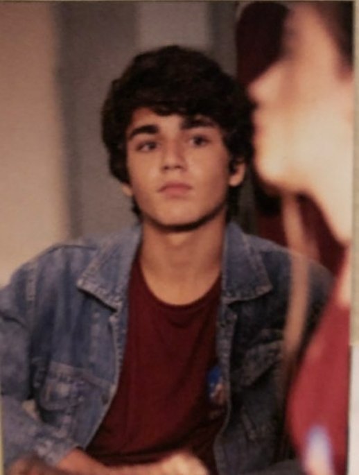 Le_B_Zu's tweet image. hoje é dia do maioral, sonho de todas nós, do mais romântico e apaixonado. dia internacional do Leo Santiago 💿🤍