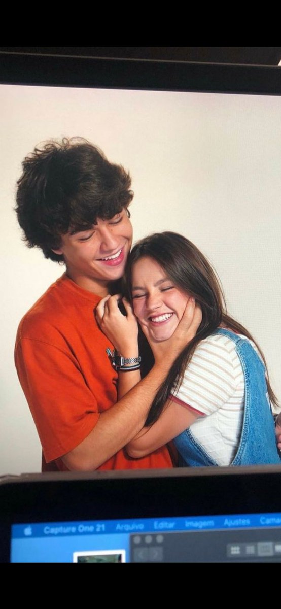 Le_B_Zu's tweet image. hoje é dia do maioral, sonho de todas nós, do mais romântico e apaixonado. dia internacional do Leo Santiago 💿🤍