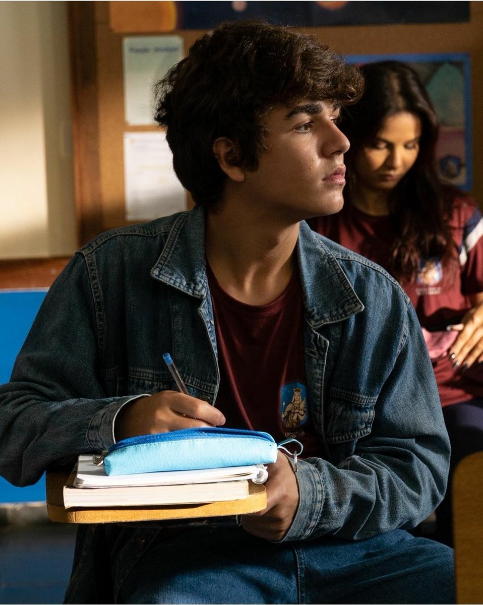 Le_B_Zu's tweet image. hoje é dia do maioral, sonho de todas nós, do mais romântico e apaixonado. dia internacional do Leo Santiago 💿🤍