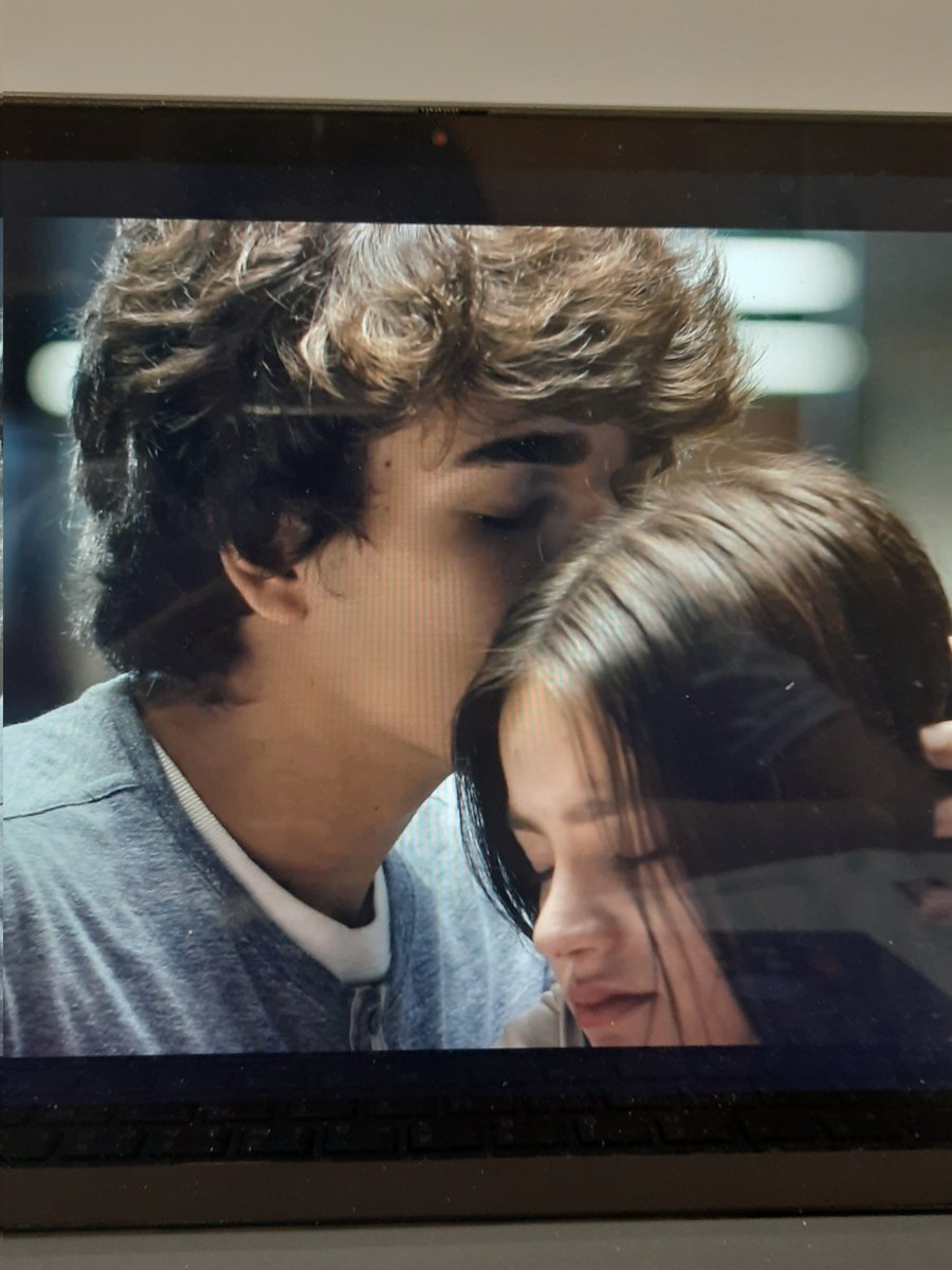 Le_B_Zu's tweet image. hoje é dia do maioral, sonho de todas nós, do mais romântico e apaixonado. dia internacional do Leo Santiago 💿🤍