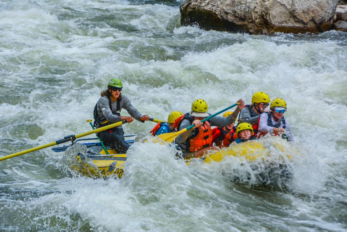 kjay_ok's tweet photo. The kiddos are getting an introduction to Colorado fun! https://t.co/Cp1sD3gxrj