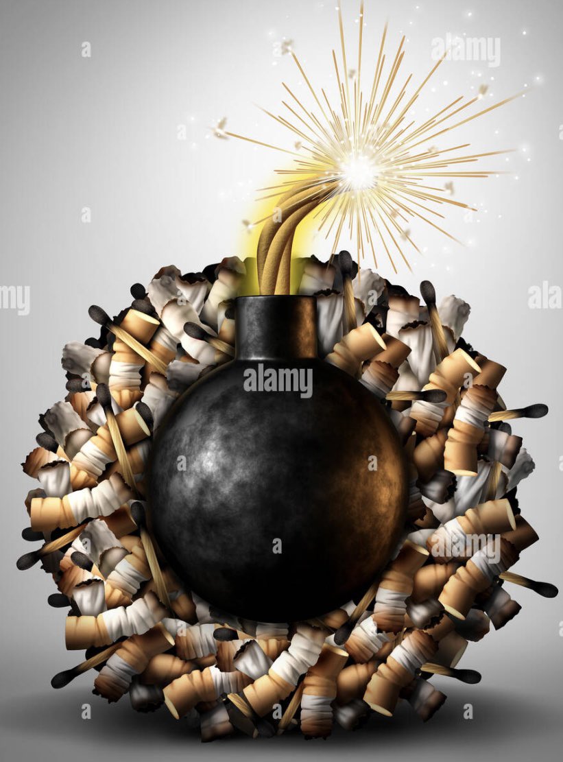 KhalidFAlhabib's tweet photo. ٣٧ سنه 
سمنه 
مدخن  🚬 من ١٧ سنه !!
كان مدمن حشيش و كابتاجون من عدة سنوات (انكر انه ما زال مدمن و فحص الدم لهذه المواد السامه سلبي) ..
يتابع في مستشفى نفسي معروف وياخذ أدويه نفسيه.. 
الأعراض: كحه، بلغم ، حراره ، ألم في الصدر .. 
تم تنويمه في المستشفى كحاله التهاب رئوي مع التهاب في الغشاء المحيط بالقلب بناء على الفحوصات .. 
بعد أيام من التنويم في المستشفى جاله ألم شديد في الصدر .. 
تخطيط القلب: جلطه في الشريان التاجي في القلب .. 
قسطرة عاجله من قبل استشاري قلب: 
انسداد كامل في الشريان الأمامي في القلب بسبب جلطه كبيره .. صعوبه بالغه في سحب الجلطه من الشريان واستمرار انسداد الشريان على الرغم من محاولة فتحه بالبالون خلال القسطره (مما يعكس وجود جلطات شديده ومستعصيه في الشريان) .. 
تم علاجه بمسيلات الدم و احتمال محاوله أخرى لفتح الشريان خلال الأيام القادمه مع شك كبير إذا كان بيستفيد من اعادة القسطرة .. 
الموجات الصوتيه للقلب: ضعف شديد في عضلة القلب 🤦🏻‍♂️.. 

أقول: 
١- أنت تعيش مره واحده في هذه الحياه .. ما في دور ثاني .. عيشها صح ! 
٢- اعتقد - والله اعلم - ان التدخين تسبب وما زال سببا رئيسياً في قتل الملايين سنويا على مدى عقود اكثر من ضحايا الحروب العالميه مجتمعه !!.. ازعم انه اسوأ اختراع في تاريخ البشريه.